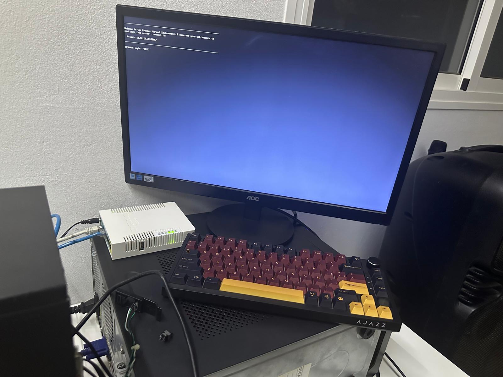 Servidor Proxmox, MikroTik y ESP32 con RFID conectados